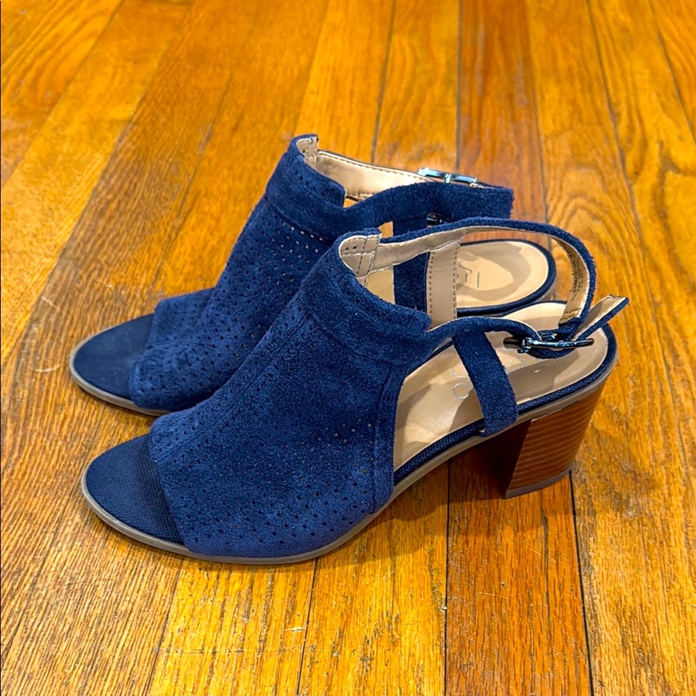 Vince Camuto Blue Heeled Suede Shoes
